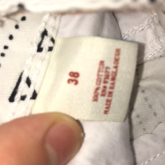 Shorts - Picture 3 of 5